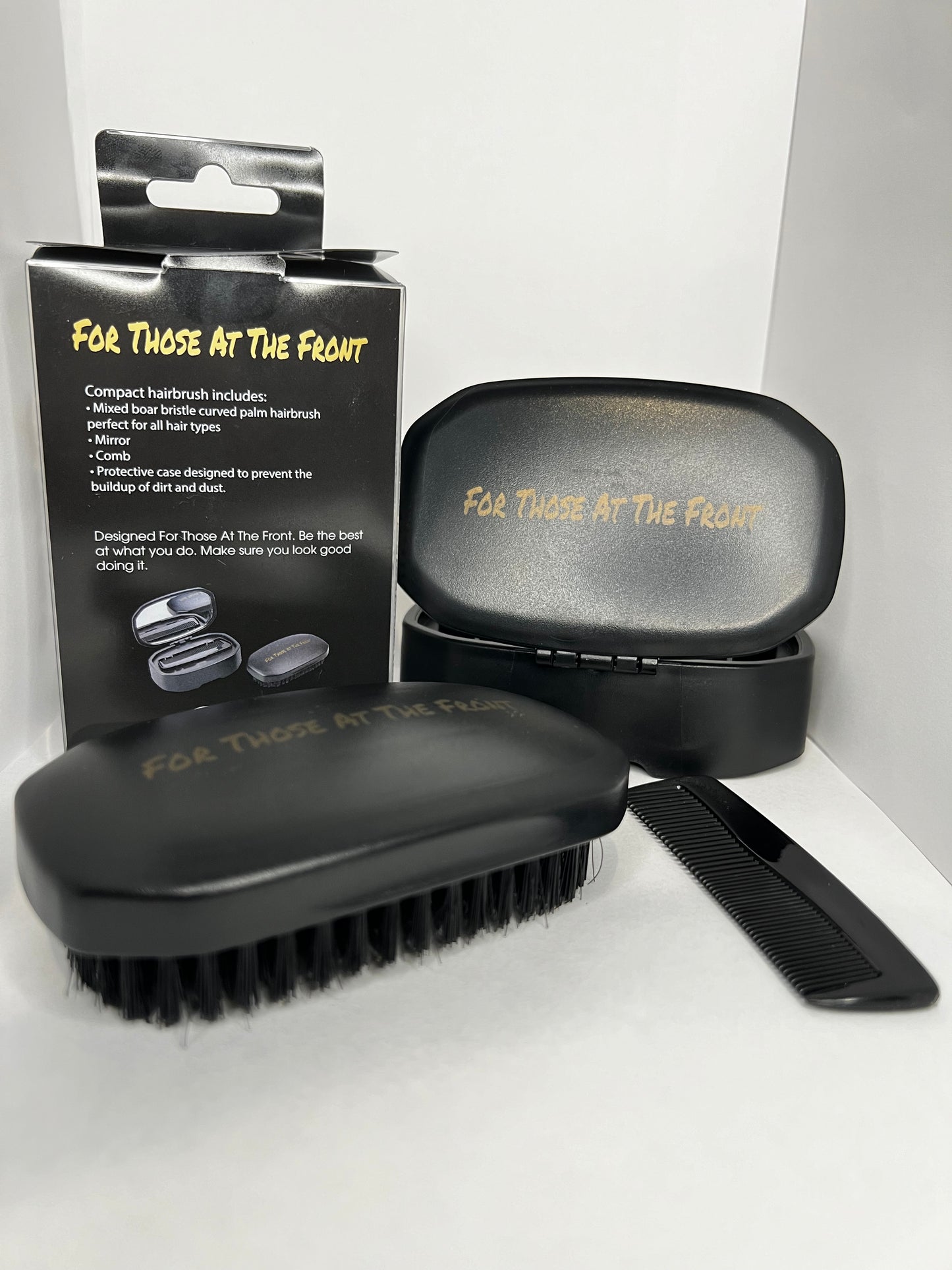 For Those At The Front Compact Grooming Set